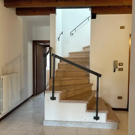 アパート Veronetta 52 *