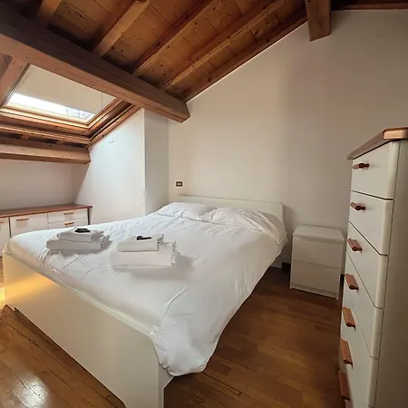 Veronetta 52 דירה